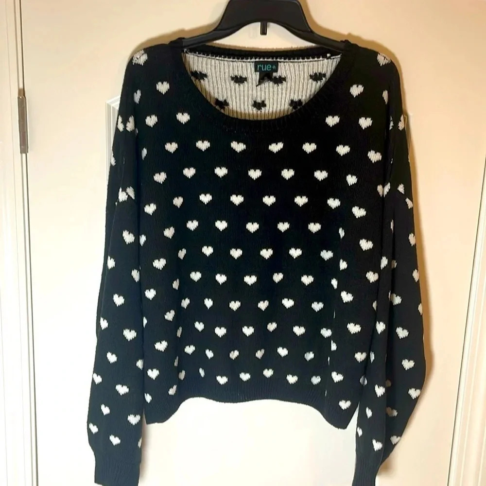 rue + Black Sweater w/White Hearts - Size 3X